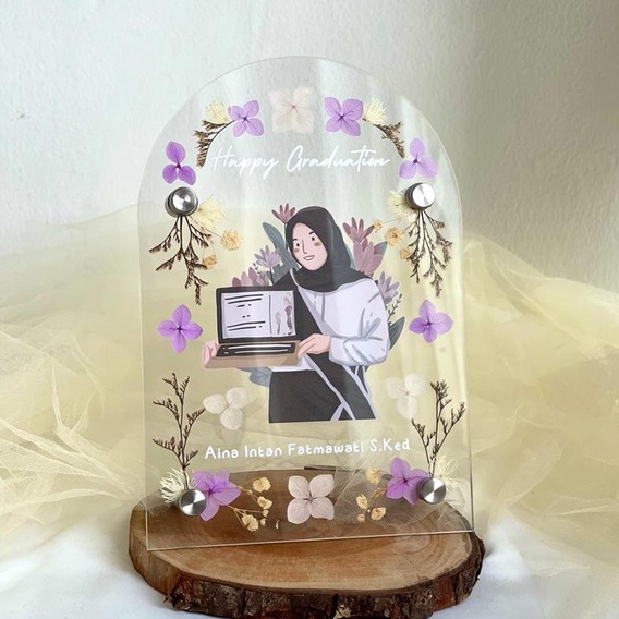 Custom Acrylic Pressed Flower IVY (Kado Ulang Tahun, Wisuda, Anniversary, dll)