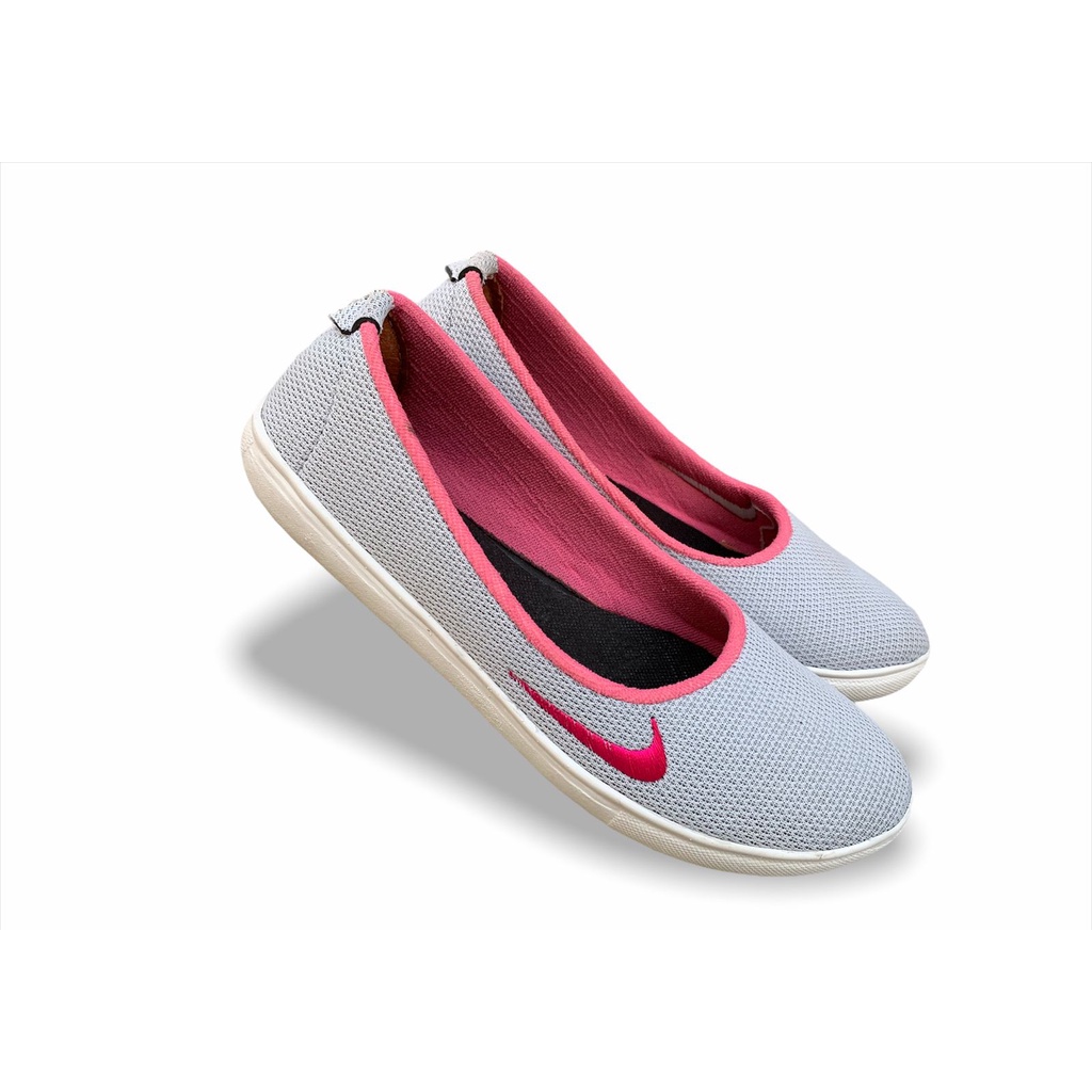 Sepatu Slip on Wanita Terbaru Basic