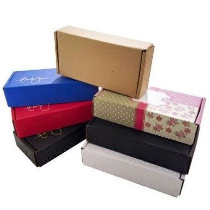 

Box Brownis ukuran 20x10x4.5 cm Kardus/Karton/Polos/Pizza/Hampers