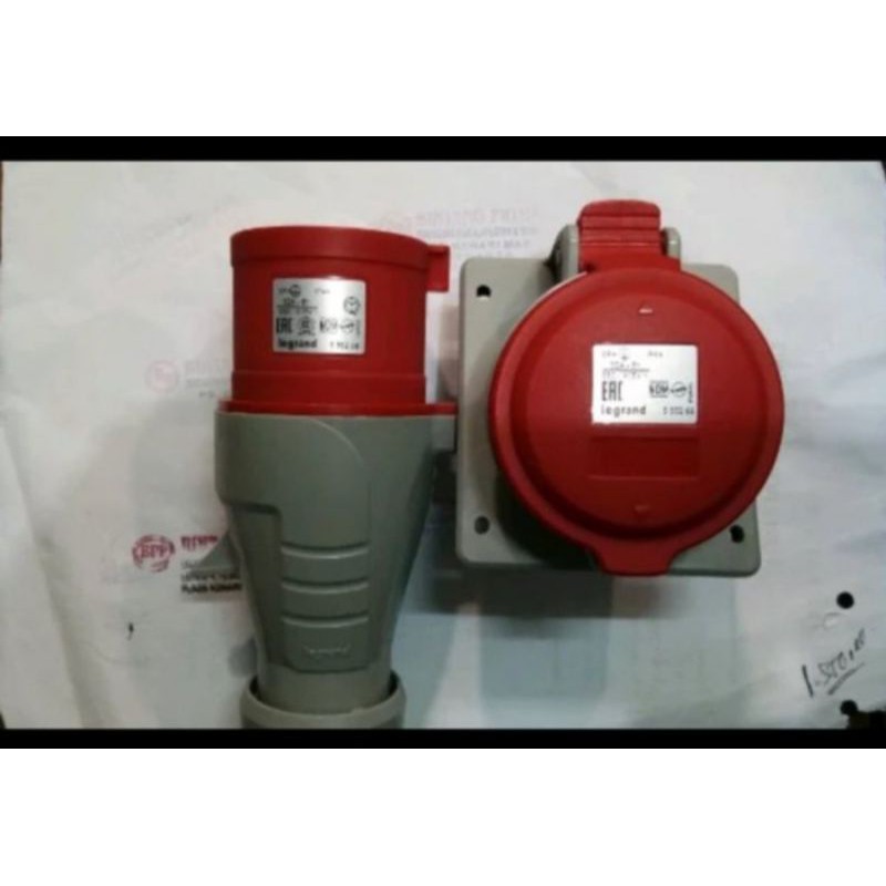 Panel mounting legrand 4pin 32a soket industri legrand stop kontak