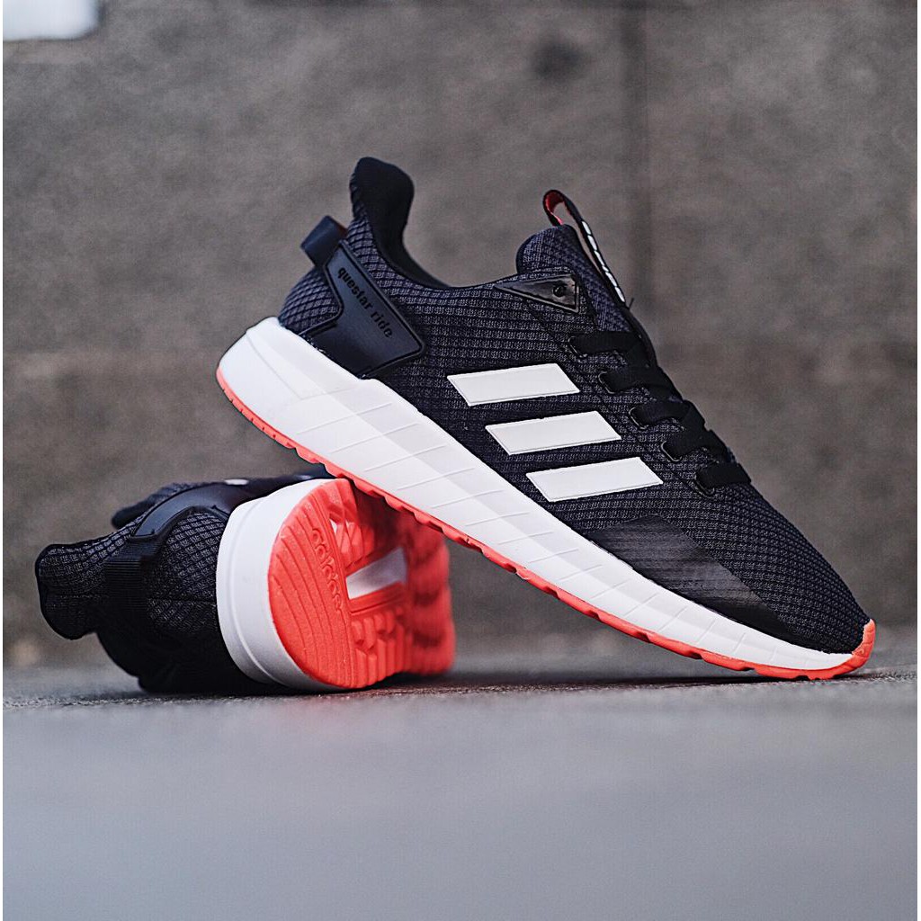 harga adidas questar ride black