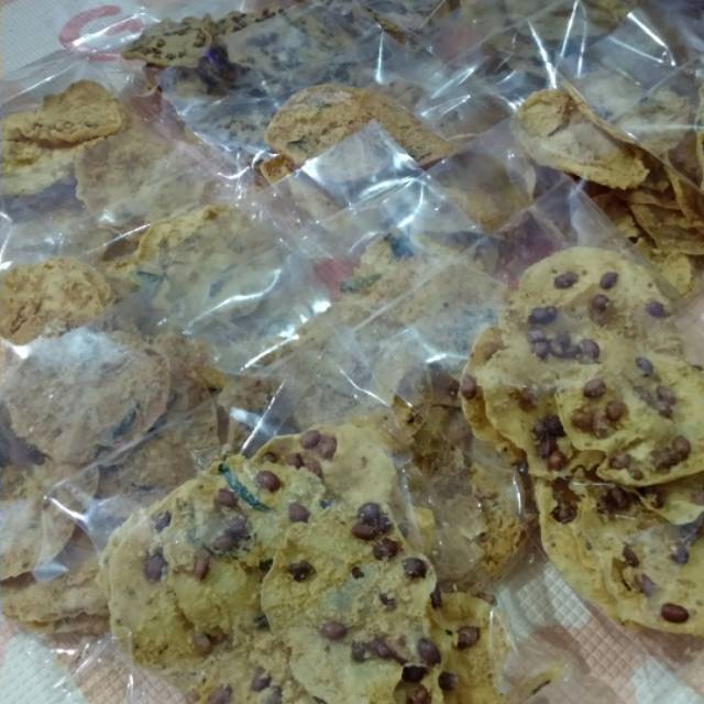 

Peyek Enak isi 10 peyek