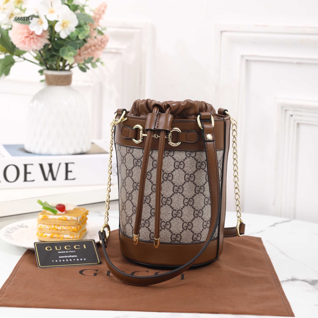 09 Small Bucket Bag #G66126