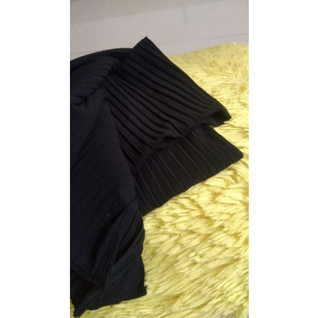 kerudung Plisket Warna Hitam