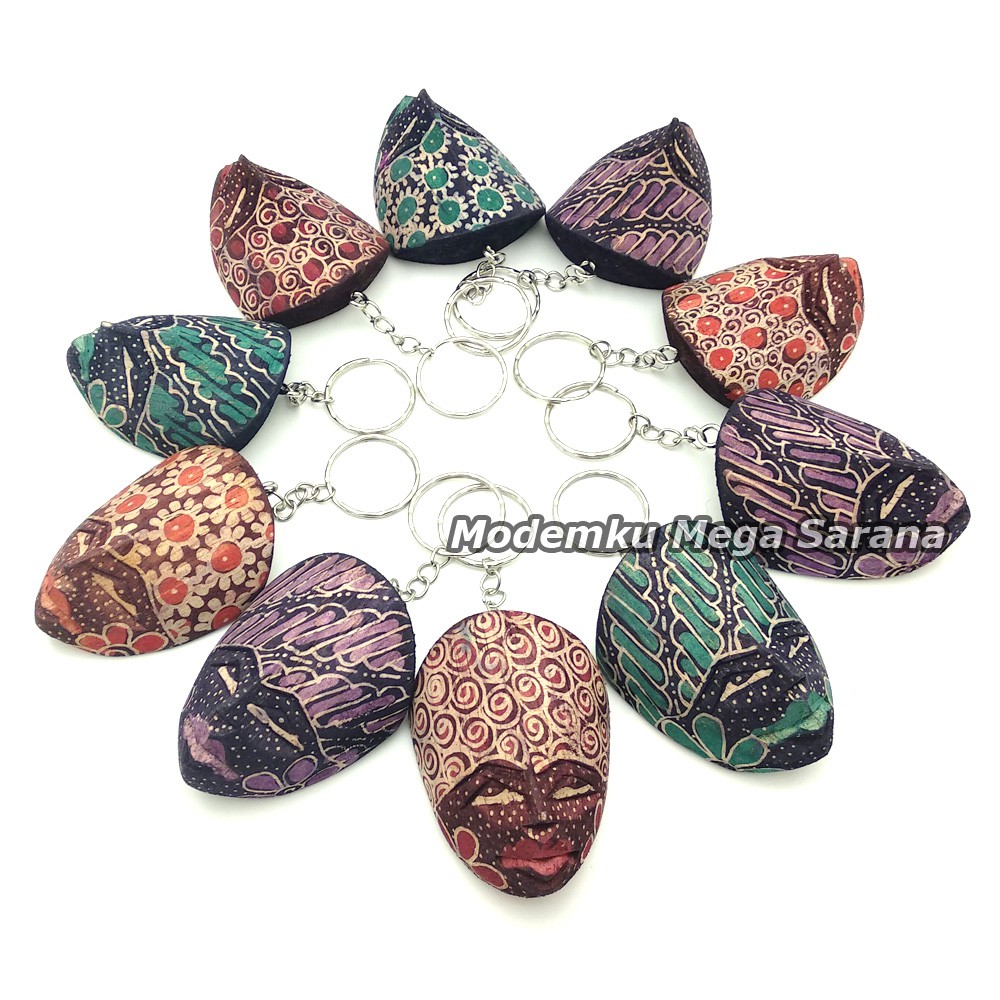 Souvenir Gantungan Kunci GKBTK03 Topeng Kayu Batik Indonesia 6x4x2.5cm