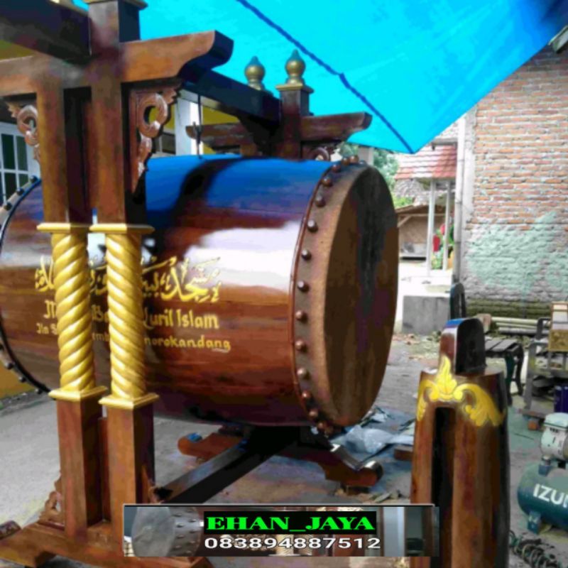 Bedug gantung + kentongan