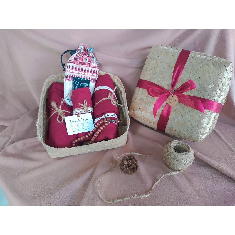 Hampers cewek mukena / Kado cewek / Hampers Muslimah