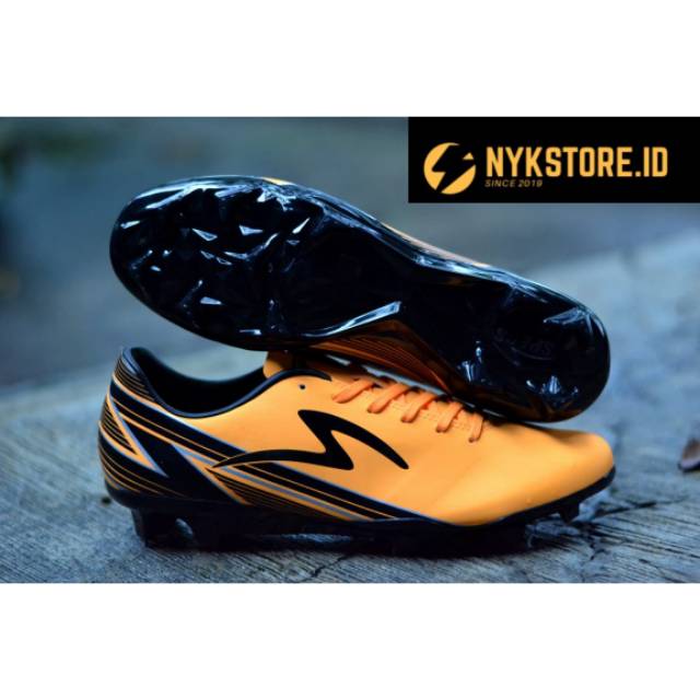 Sepatu sepak bola Specs accelerator lightspeed 20 FG