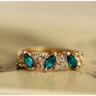 Cincin fashion wanita bentuk retro emerald model korea terbaru cantik imut lucu cocok untuk hadiah