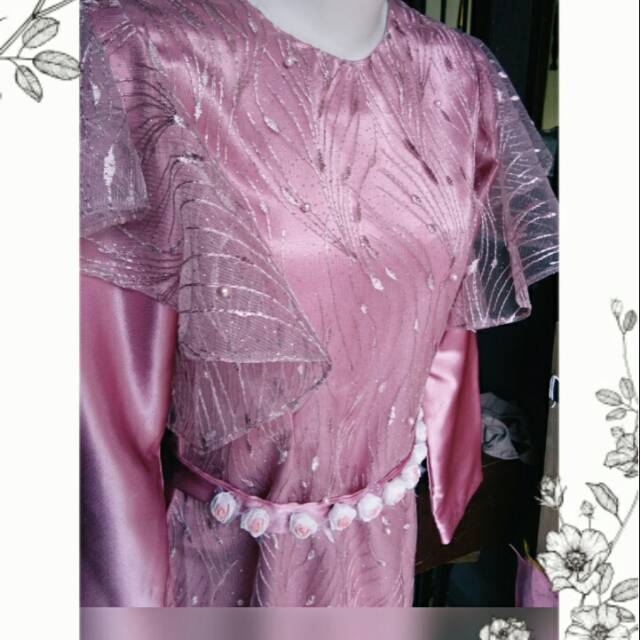 Gaun Tiara- Gaun Lamaran-Gaun Wisuda