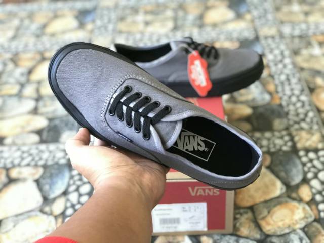 SEPATU43 VANS AUTHENTIC FULL BLACK HITAM POLOS WHITE PUTIH OLDSKOOL ERA SK8 PREMIUM BNIB ICC IFC DT