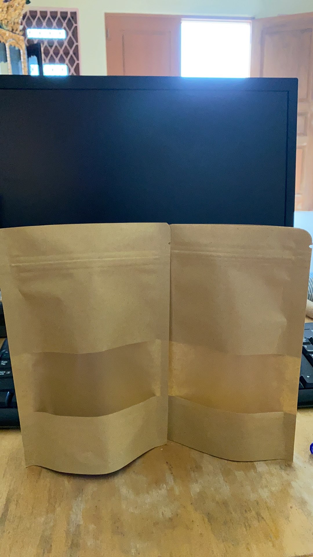 Standing Pouch Kraft Window 14x20 Zipper