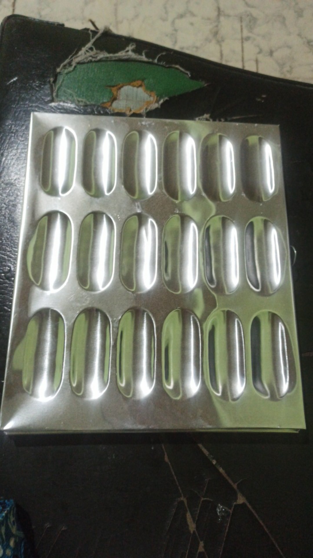 Cetakan Loyang Kue Lidah Kucing Lubang 18 - Perak Free Packing Bubble + Dus