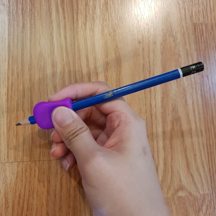 

STOK TERAKHIR Pencil Grip Pensil Grip Alat Bantu Tulis Mainan Terapi Writing Tools