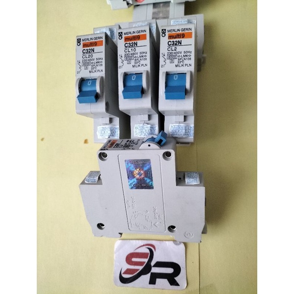 NCB MERLIN GERIN MULTI 9 ,230/400V,50 Hz SETANDAR PLN KUAT BEBAN BESAR DAN TAHAN LAMA 3-4-5-7 TAHUN  Di ORIGINAL