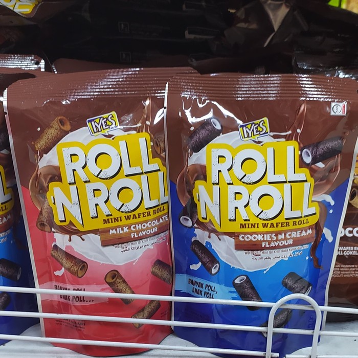 

Iyes Roll n Roll 2 Flavours : Milk Chocolate, Cookies n Cream