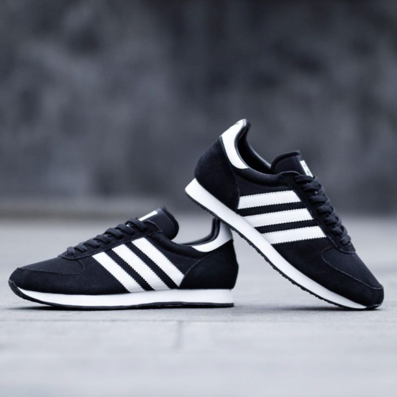 ADIDAS ZX RACER BLACK WHITE