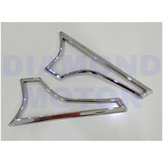 List Garnish Chrome Reflektor Pintu Bagasi Belakang Suzuki New Ertiga 2016 2017 2018