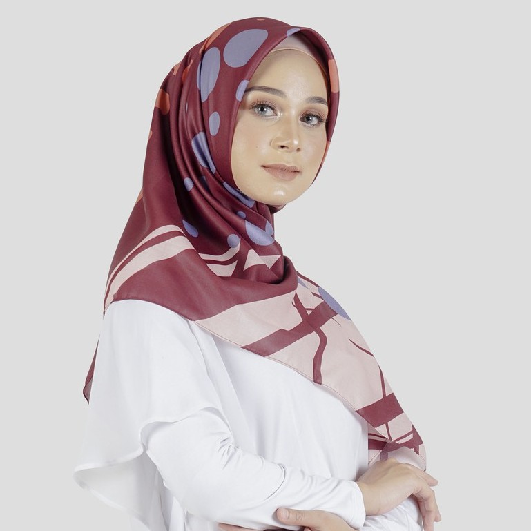 Jilbab Segiempat Elzatta Kaila Voal Premium Series-Adelia - Maroon