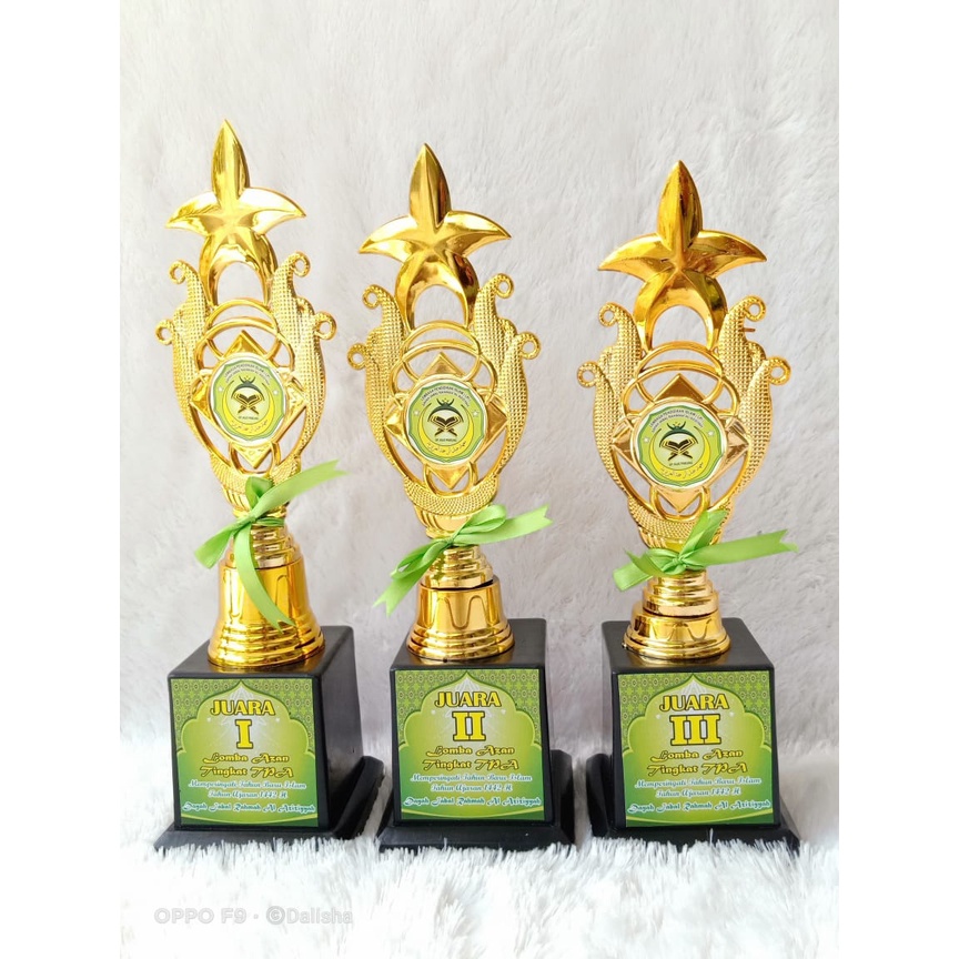 Piala Set 123 Bintang Petrik Piala Prestasi Piala Kejuaraan Piala Lomba Piala Juara Kelas