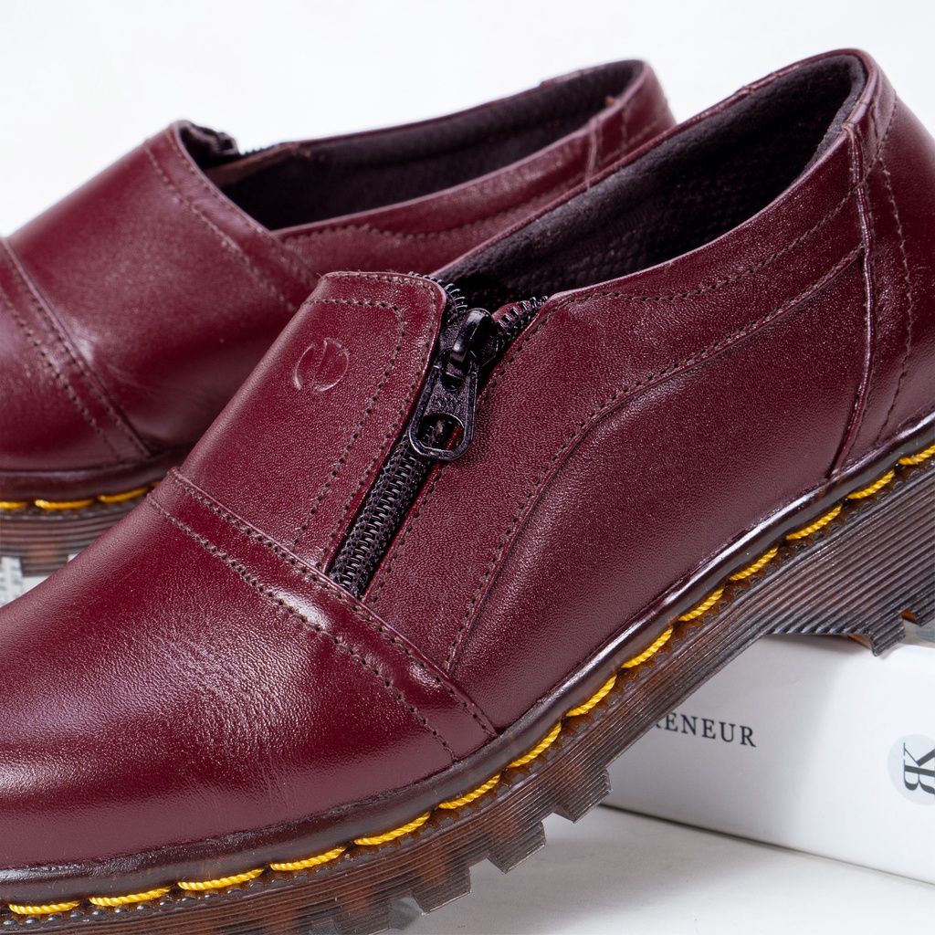 Sepatu Boots Kulit Asli Wanita Low Cut Slip On Like Docmart VD131