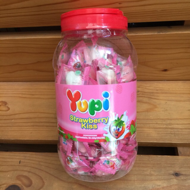 Yupi Strawberry Kiss Toples 1 Karton