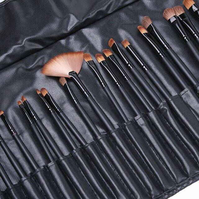 Professional Cosmetic Make Up Brush 32 Set with Case / Kuas Make Up