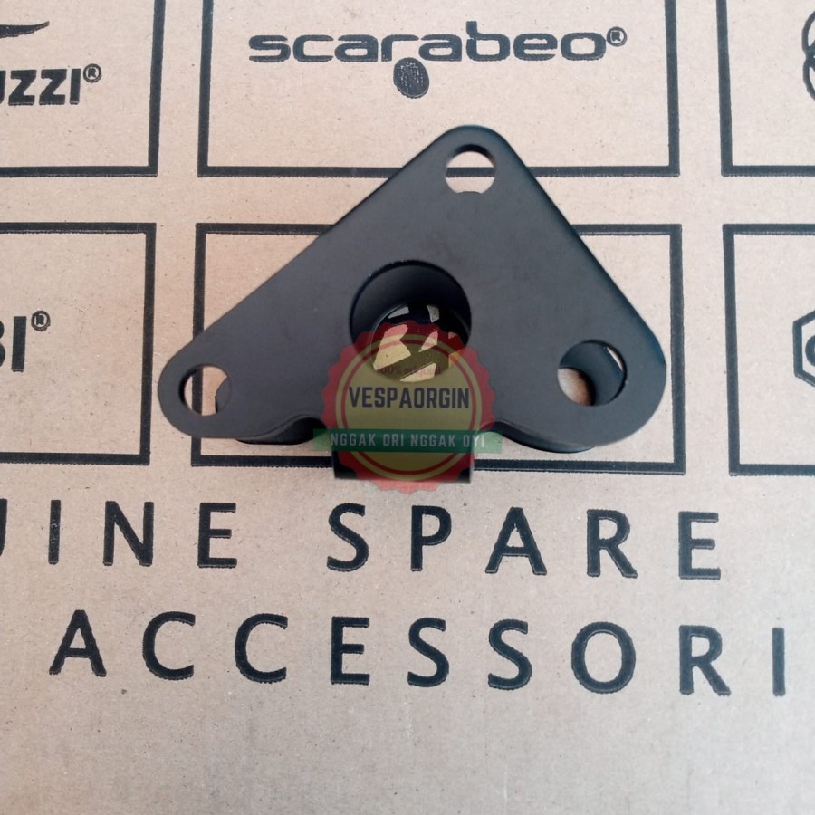 Dudukan shock belakang vespa sprint