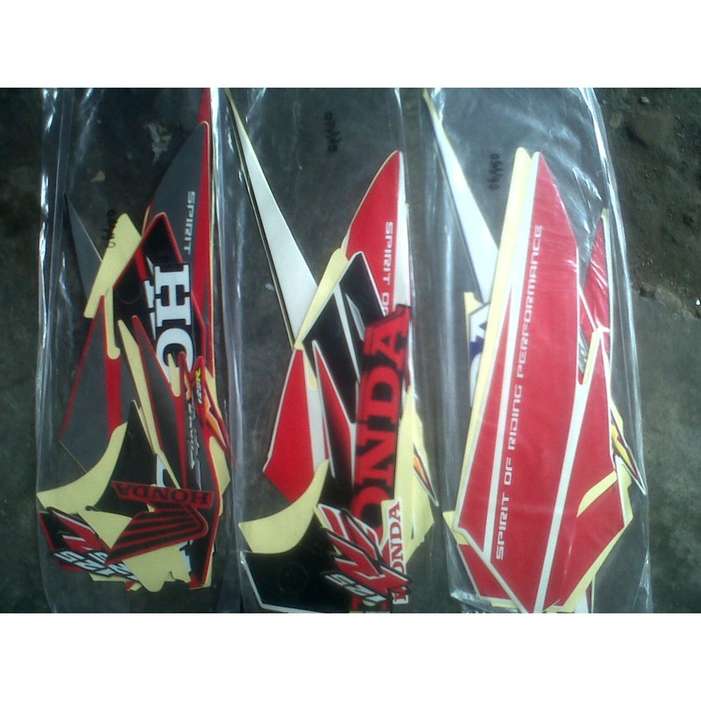 Stiker striping supra x 125 2006 DD