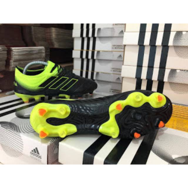 Soccer Adidas Copa 19.1 FG - Core Black/Solar Yellow
Ukuran 39, 40, 41, 42, 43