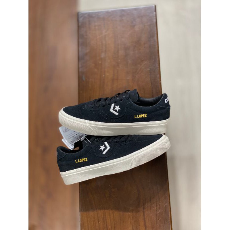 Converse loue lopez