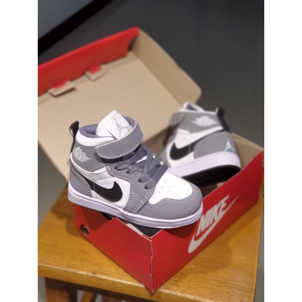 Sepatu Jordan anak / sepatu anak Nike air Jordan high grey white