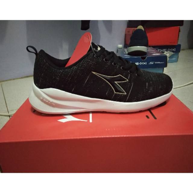  Diadora  Iesolo W Sepatu  Lari Wanita  Original Shopee 