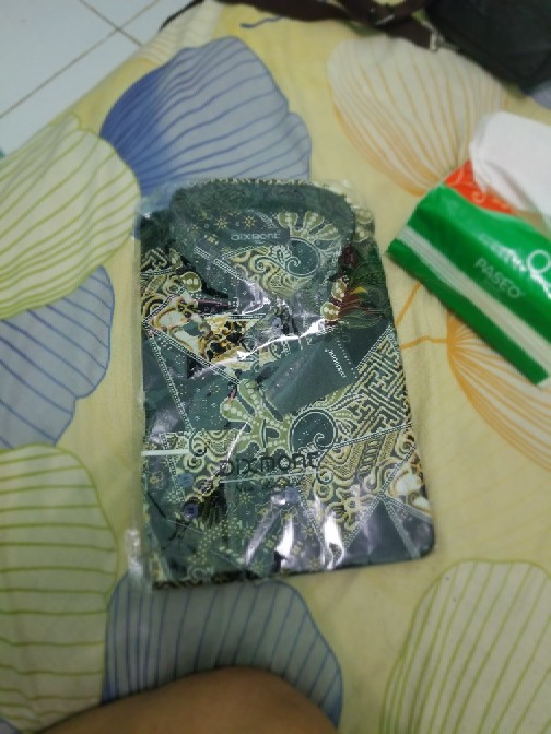 Kemeja Batik Pria Lengan Pendek Bs86 Katun Motif Modern Dixmont Semi Slimfit