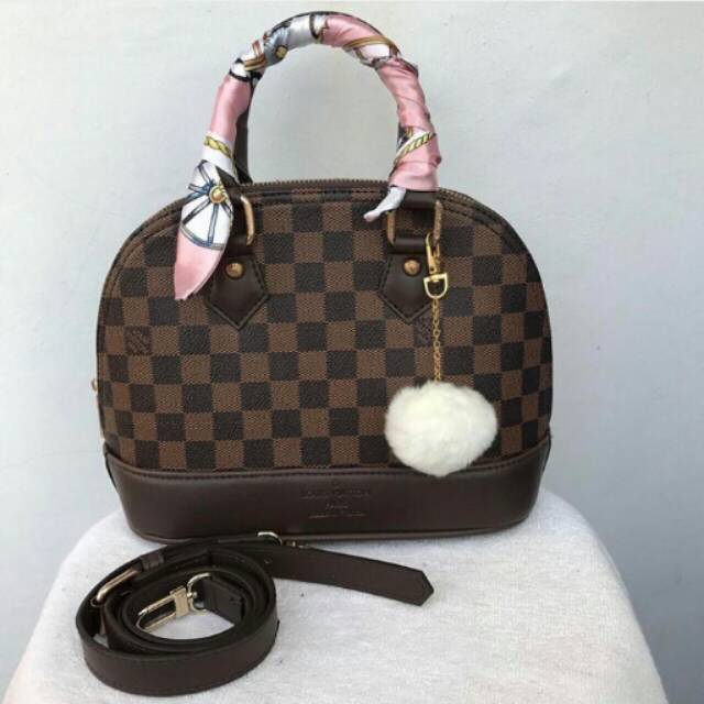 lv alma damier