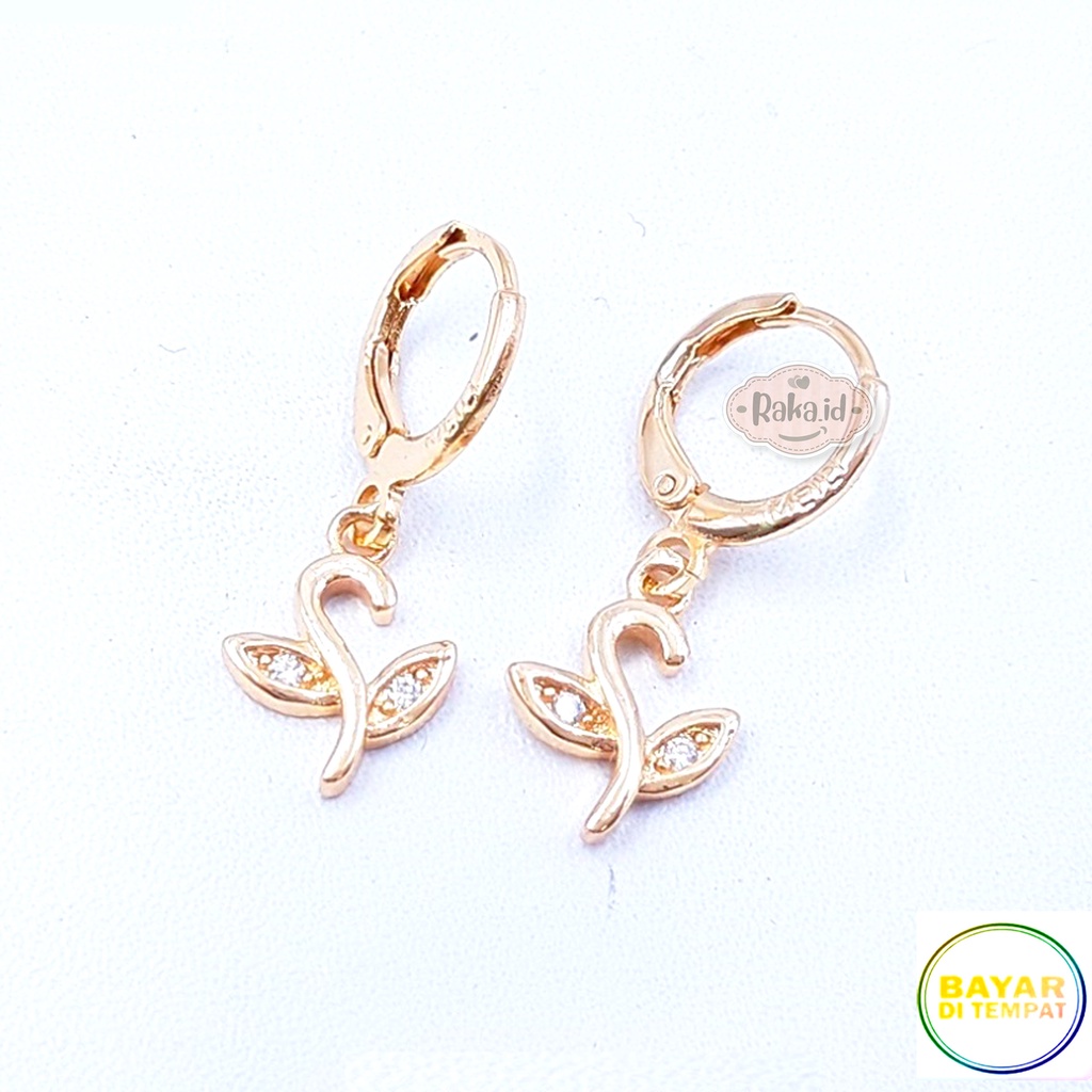 Anting Clip / Klip Motif Daun Mas Gold Perhiasan Aksesoris Wanita 953