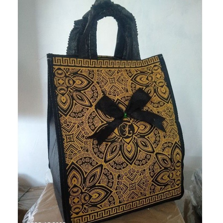 tas hajatan spunbond batik mewah tas berkat  22x22