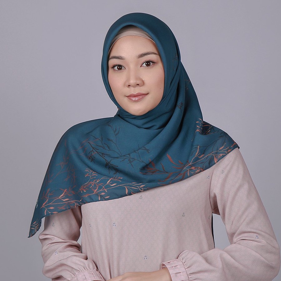 Hijab Segi Empat Carvina Scarf Zoya