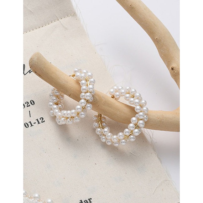 LRC Anting Tusuk Fashion White Silver Needle Weaving Pearl K15899