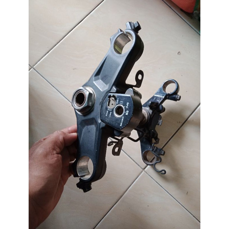 Segitiga T atas bawah new Honda cbr150r LED ori
