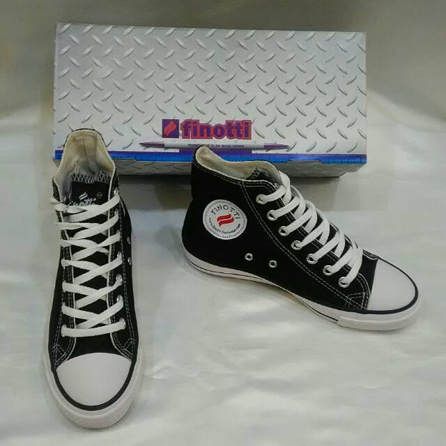 Sepatu sekolah Finotti Booster Hitam/putih