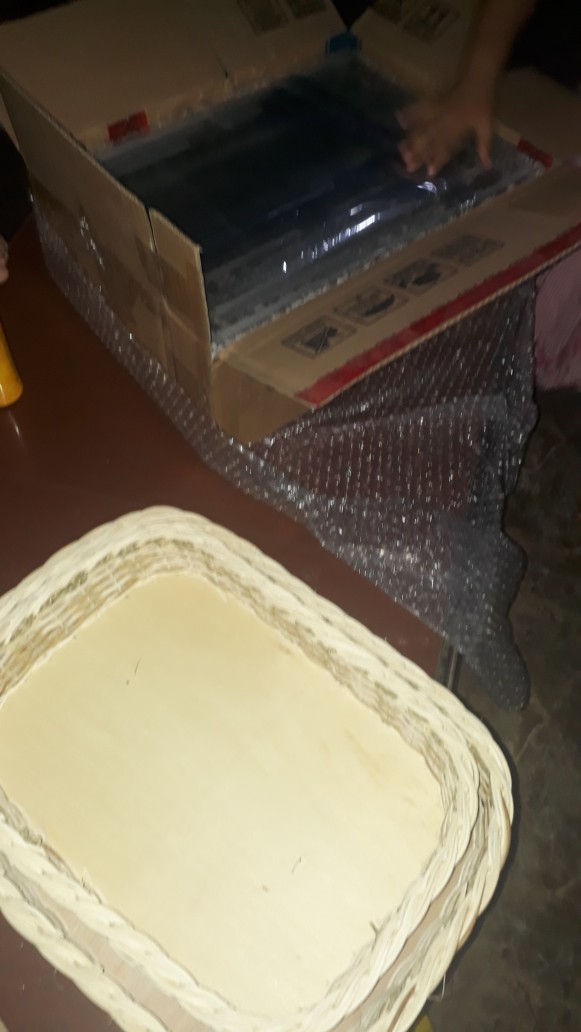 Anyaman Putih Model Kotak Isi 2 Pcs