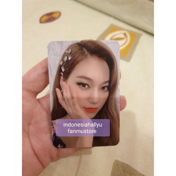 Doyeon Weki Meki photocard