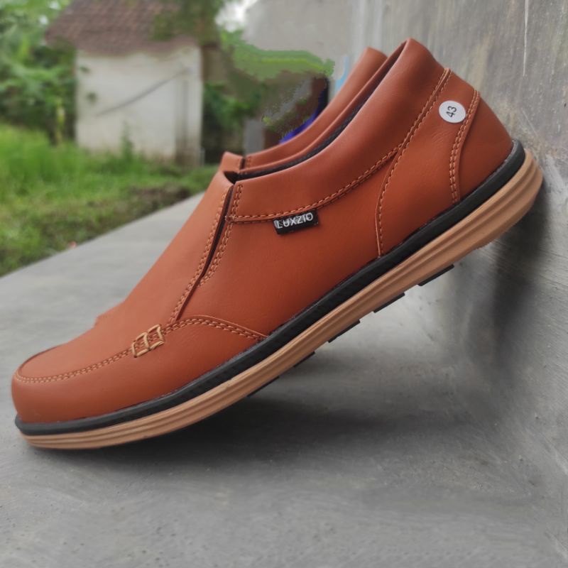 44 Sepatu Pria Kulit Slip On Kasual Cowok Suede Sintetis original Sol Karet Casual Anti Hujan premium