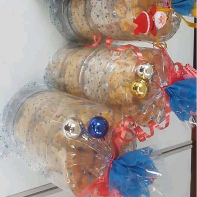 

Aneka kue kering dan bronies lumer