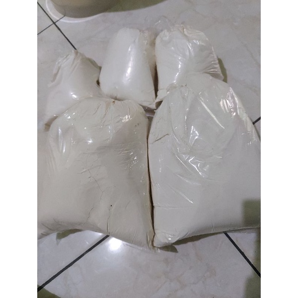 

Tepung terigu 1kg