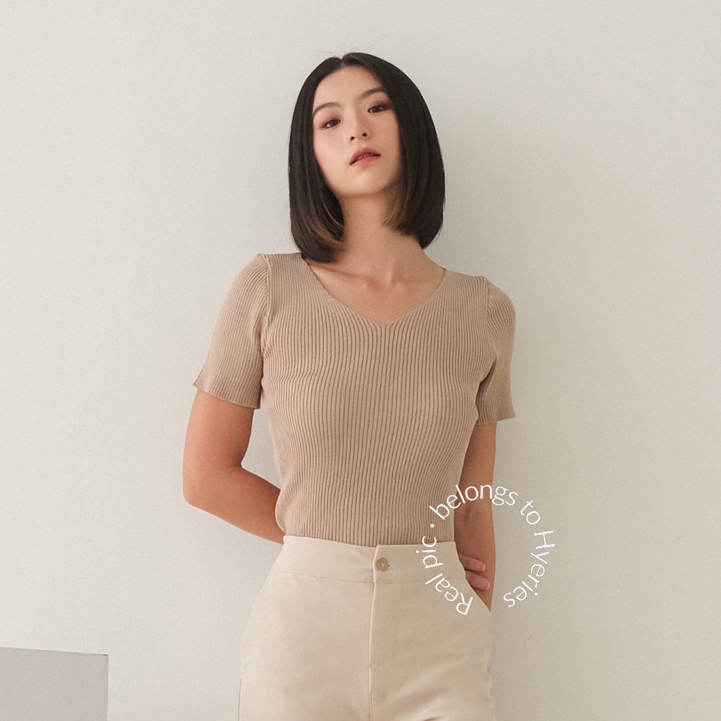 HYERIES Jisoo Knit Top / Basic Top / Vneck Top/ Atasan Wanita Lengan Pendek / Atasan Rajut / Atasan Kerja / Atasan Casual / Baju Korea / Baju Polos