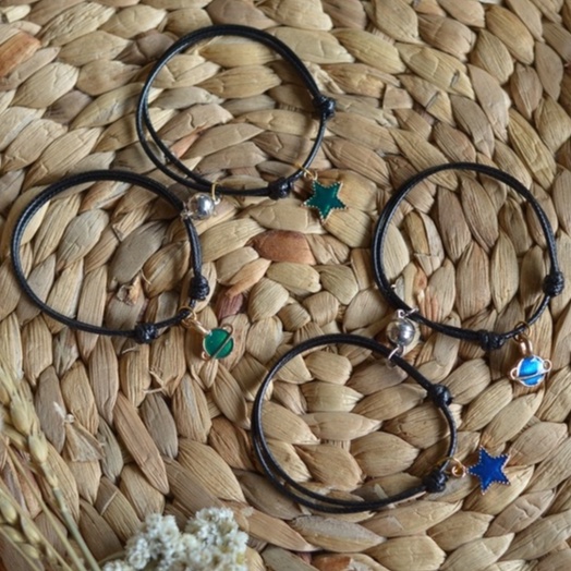 Gelang Couple Pasangan Magnet Karakter Unik Lucu Aksesories Cewek Cowok Tali Polos Free Emas Antam