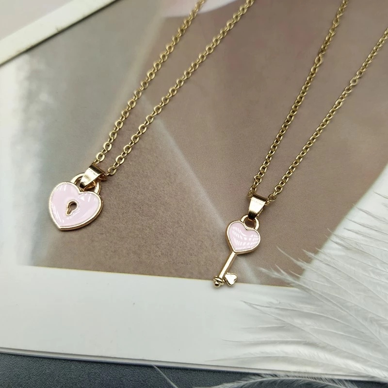 2pcs / Set Kalung Liontin Kunci Hati Untuk Pria Dan Wanita