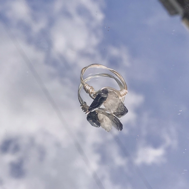 Wire Rings Triple Stone